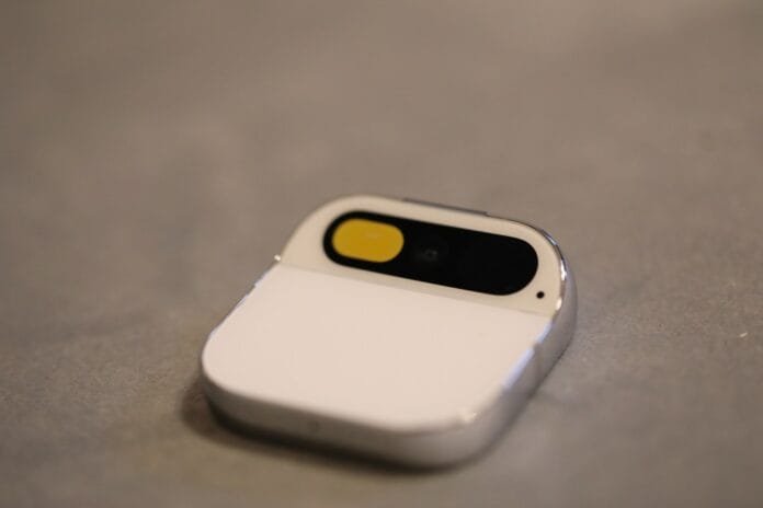 Desempenho do Ai Pin: Queda de Preço e Críticas